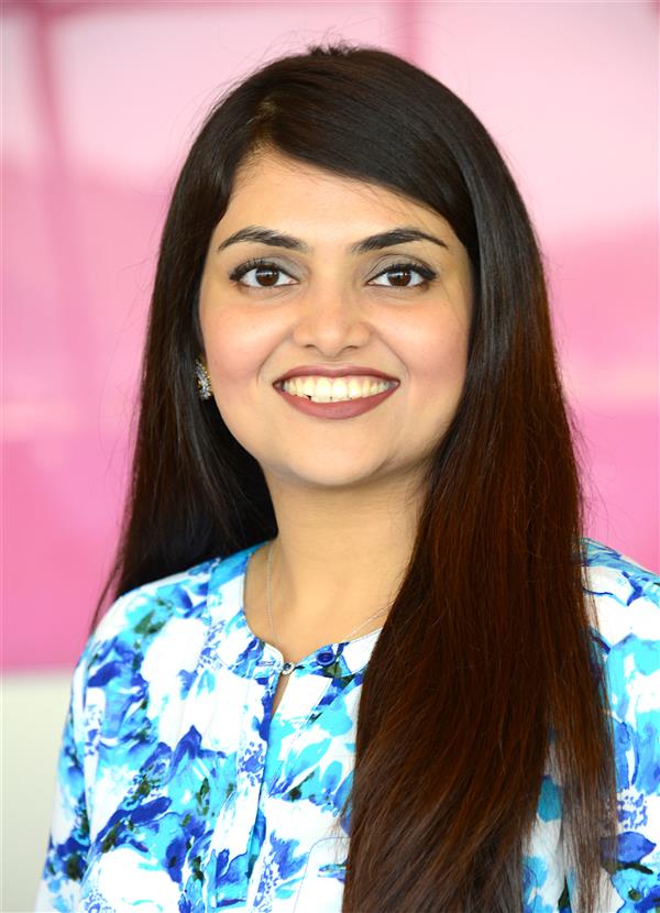 Israa Khan, MD